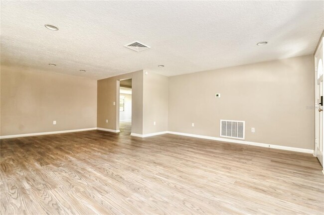 Building Photo - 7715 Cumber Dr