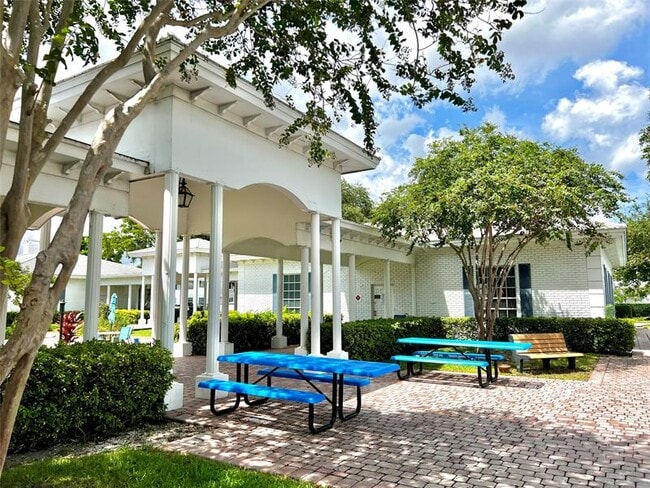 Building Photo - 2271 NE 68th St