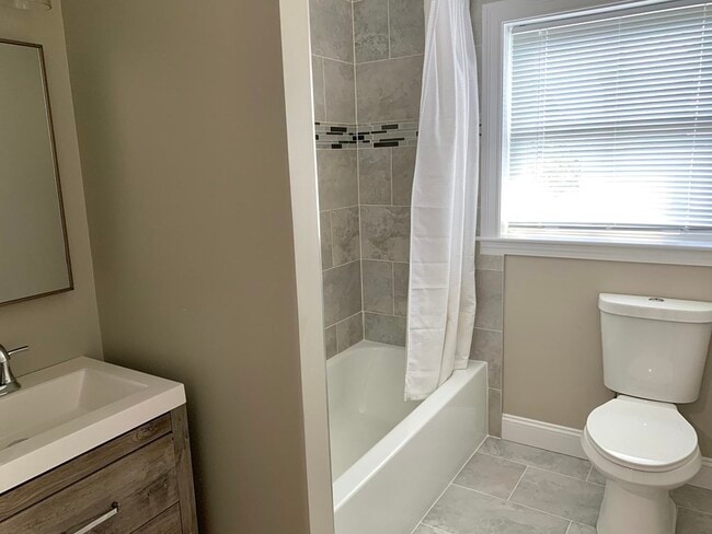 Building Photo - 178 Highland Ave