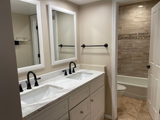 Building Photo - Perfect Scottsdale Location!! 3 beds 2 bat...