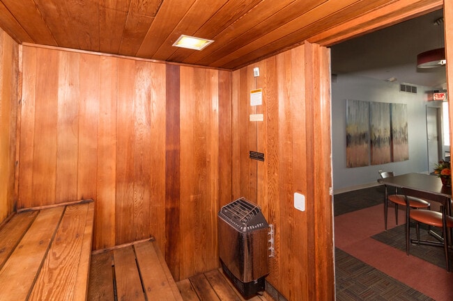 Building Photo - 40 E 9th St