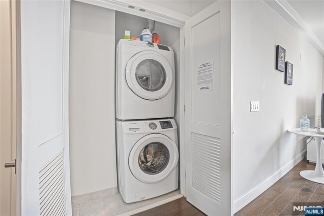 Building Photo - 6401 Park Ave