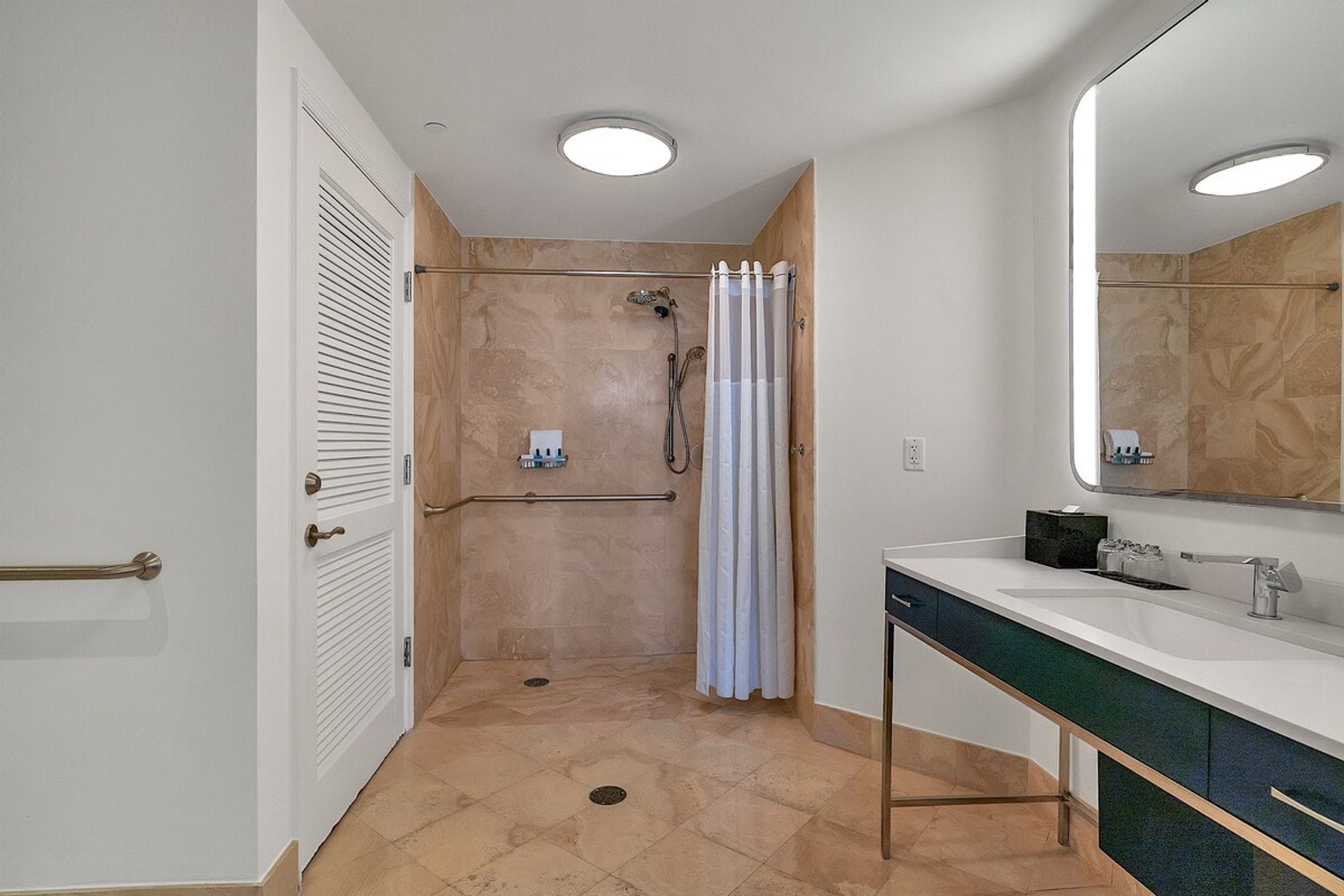 Building Photo - 4391 Collins Ave