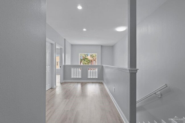 Building Photo - 18 N 5th St