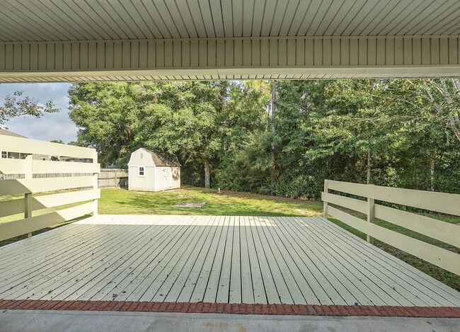 Building Photo - 5897 Saratoga Dr