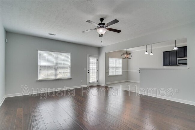 Building Photo - 3028 Ashley Lp