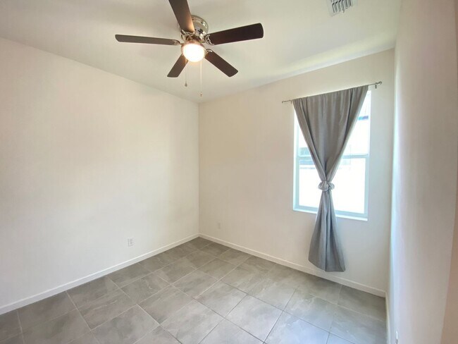 Building Photo - 1273 Hendon Lp