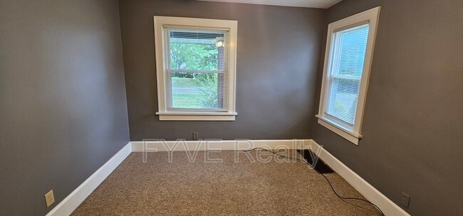 Building Photo - 5154 13th St SW