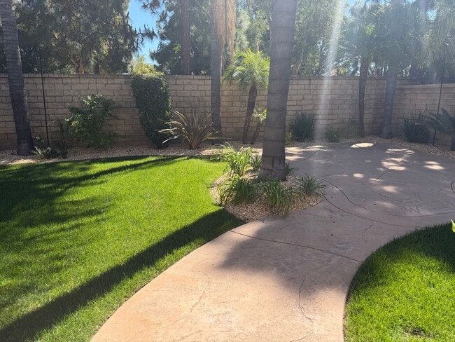 Building Photo - 4 Bedroom Home for Rent in Camarillo!