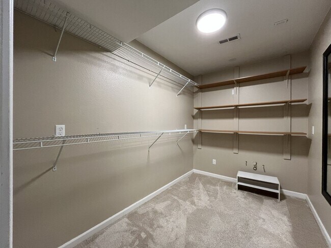 Building Photo - Three-Bedroom Home Near Nike Campus with Bonus Room, Large Deck & Two-Car Garage