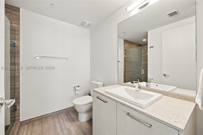 Building Photo - 1010 Brickell Ave