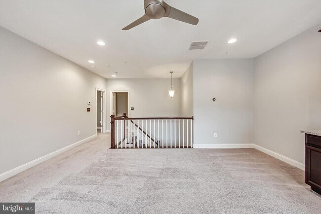 Building Photo - 605 Fair Winds Way