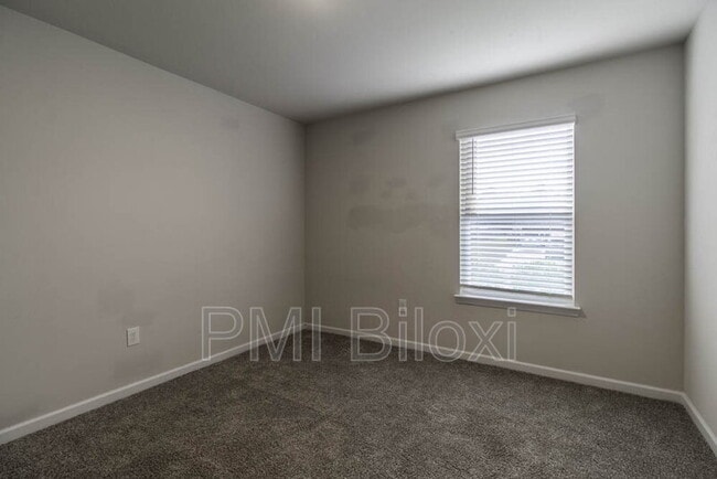 Building Photo - 1005 Enclave Cir