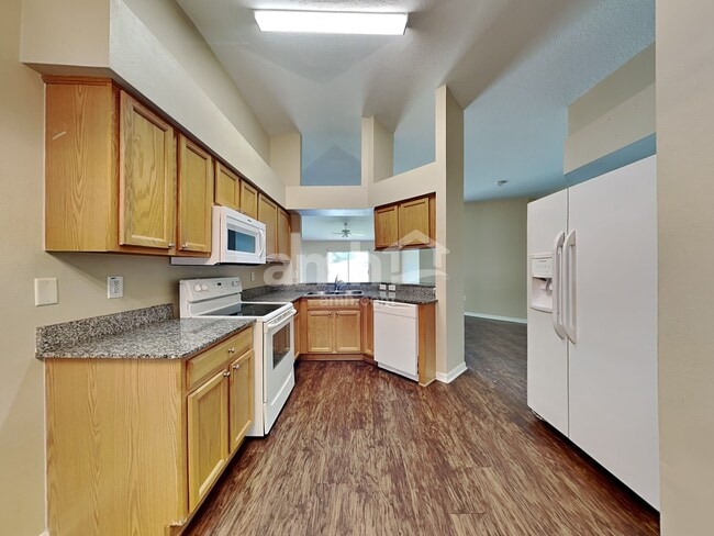 Building Photo - 30846 Midtown Ct