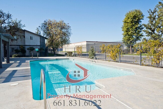 Building Photo - 4701 Beechwood St