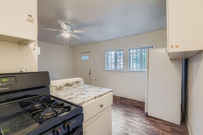 Building Photo - 1129 Valley Manor Ct