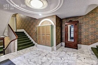 Building Photo - 403 Terry Ave