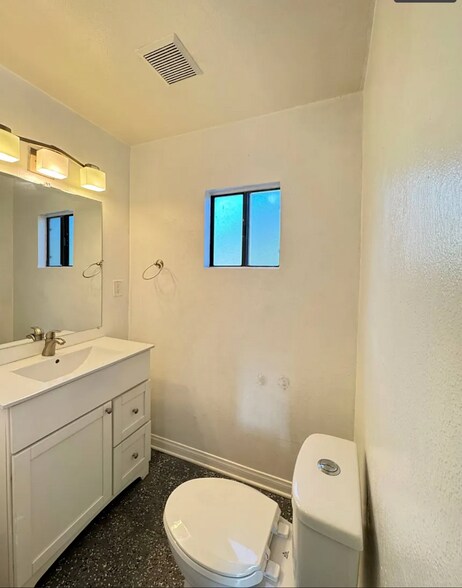 Bathroom - 2838 El Nido Dr
