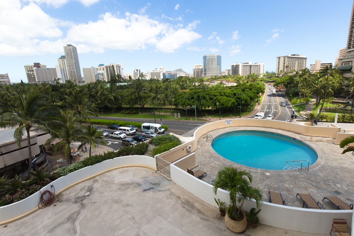 Pool Deck 4th Floor - 1860 Ala Moana Blvd