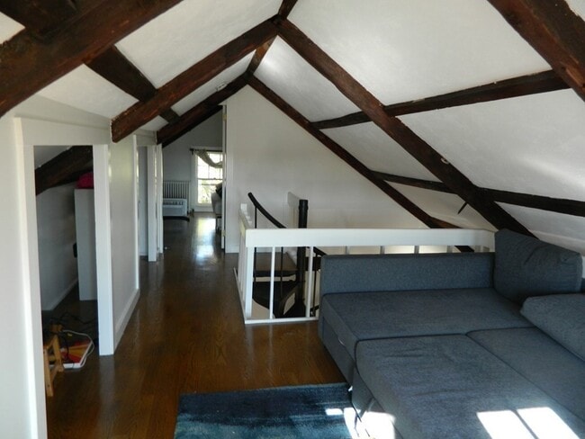 Building Photo - 20 Mechanic St