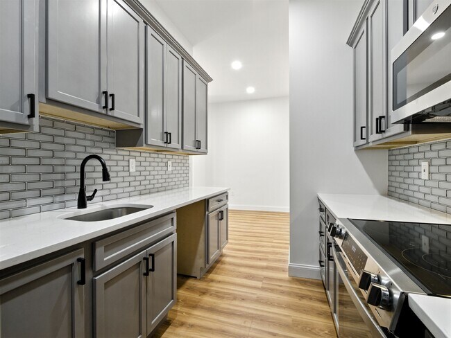 Building Photo - 111 Mulberry St