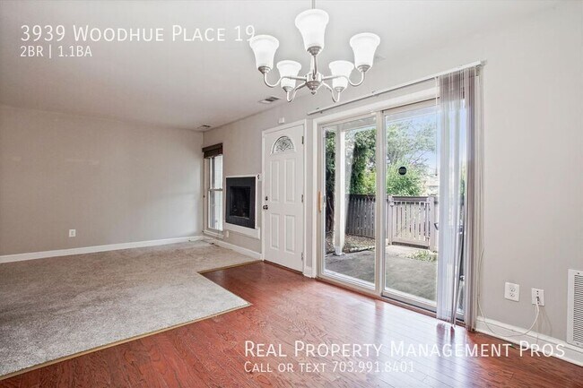 Building Photo - 3939 Woodhue Pl