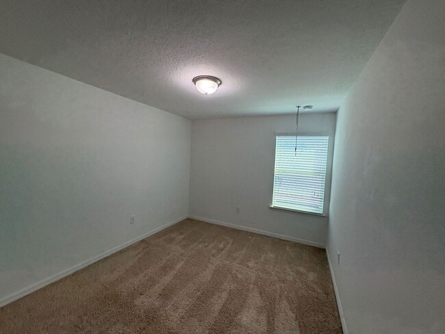 Building Photo - 4 bedroom 2.5 Bath House on Oakland Trails...