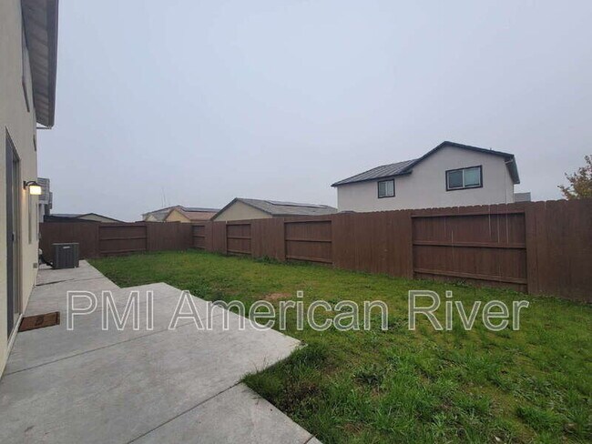 Building Photo - 4033 Haflinger Wy