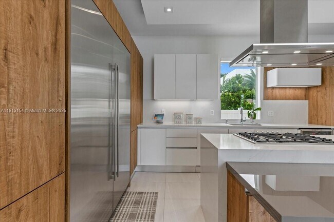 Building Photo - 7440 NW 100th Ct