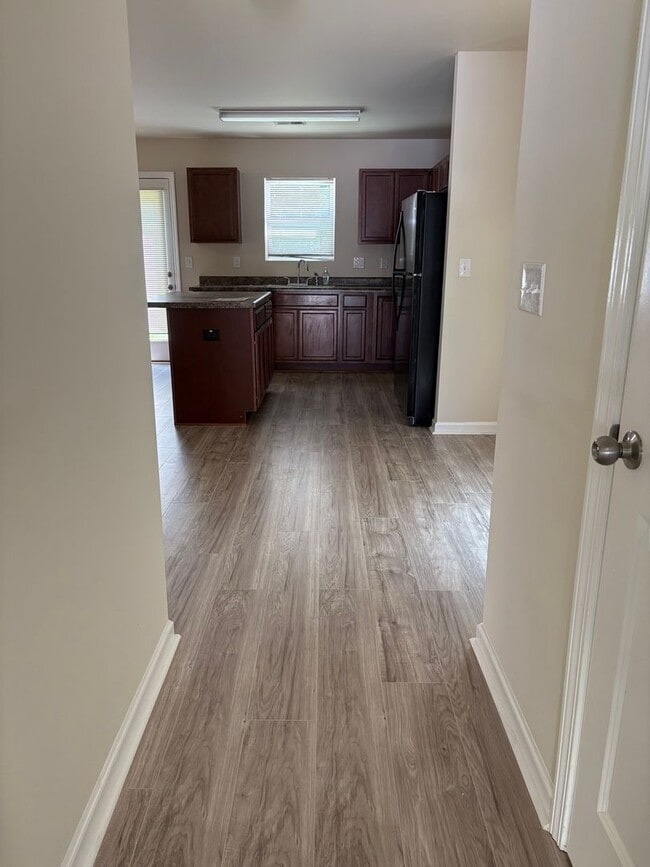Building Photo - Charming 3BR House in Hampton