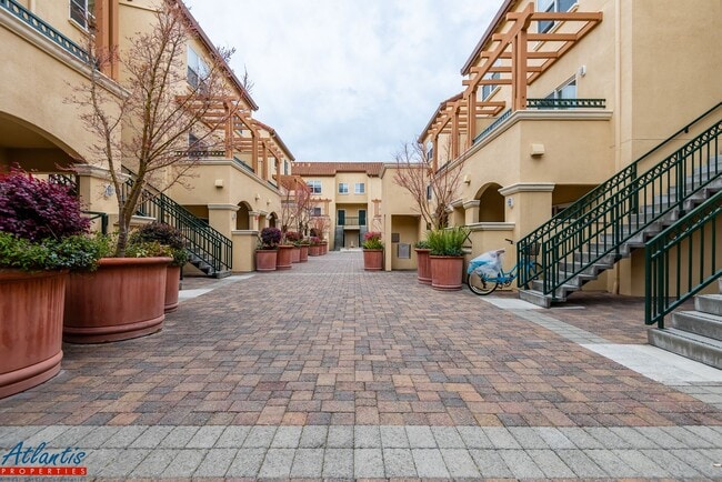 Building Photo - Bryant Place Condo | Downtown Mountain View