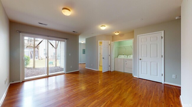 Building Photo - 113 Darley Dale Loop - Bev Roberts Rentals...