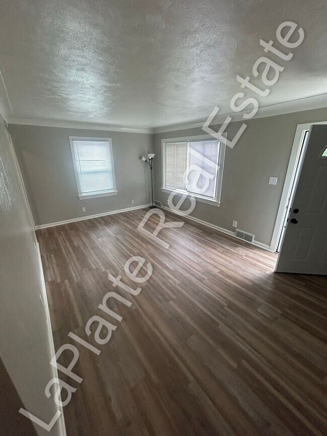 Building Photo - 1235 Glenview Rd