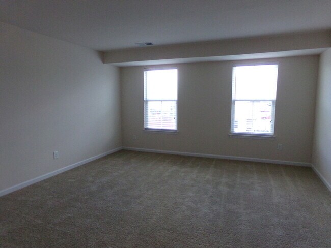 Building Photo - Coming Soon – Available November 1st! Spac...