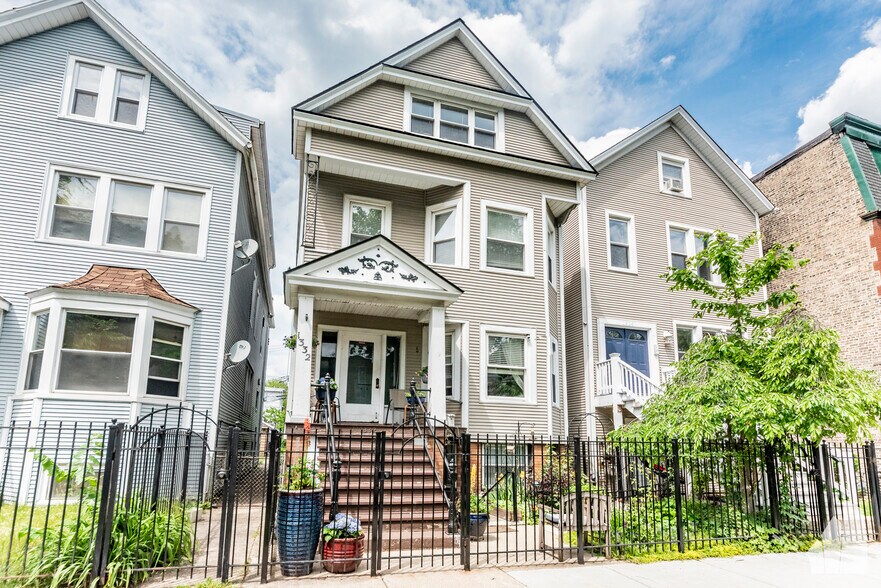 Primary Photo - 1332 W Barry Ave