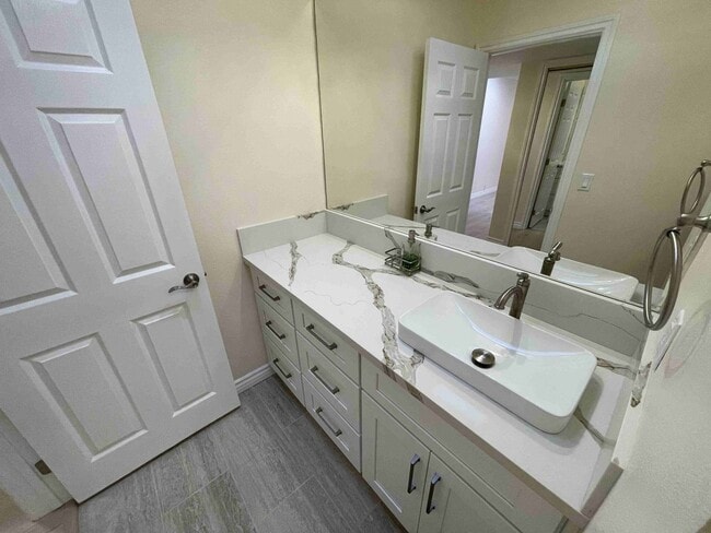 Building Photo - COMPLETELY UPDATED AND REMODELED ENCINO SP...