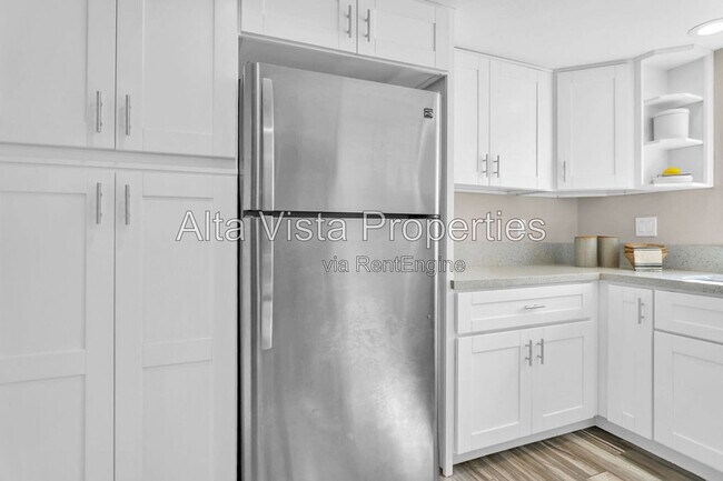 Building Photo - 4082 Mahaila Ave