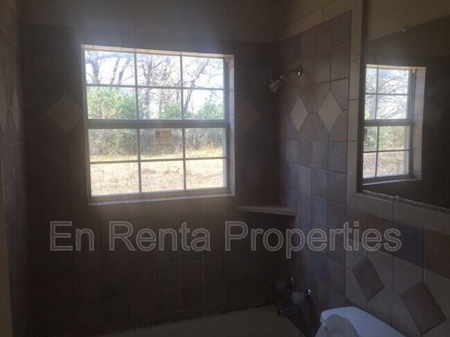 Building Photo - 601 W Beach St