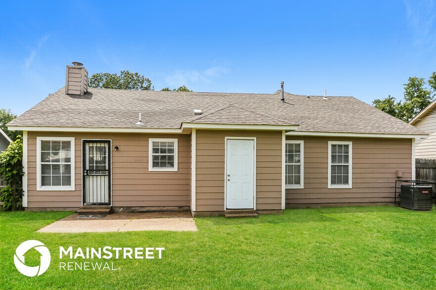 Building Photo - 6022 Chandeleur Dr