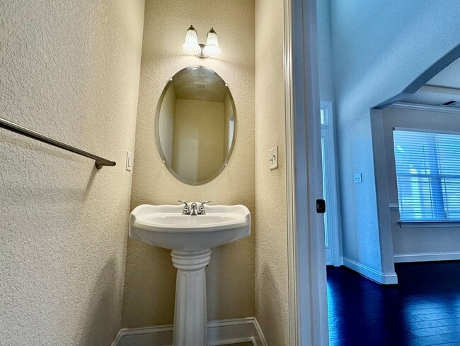 Building Photo - 4-Bedroom Home Ready 07-10-26!! Gourmet Kitchen - Fenced Backyard - Pet Friendly!