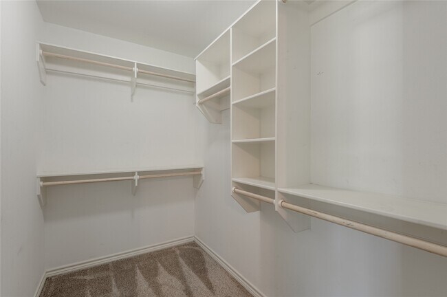 Building Photo - 100 Shorewood Dr