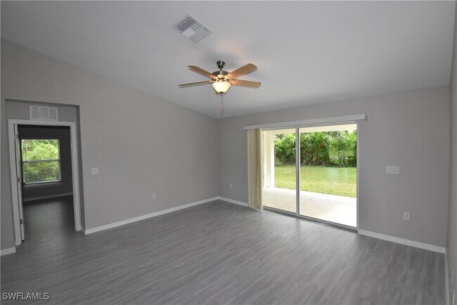 Building Photo - 212 Antis Dr