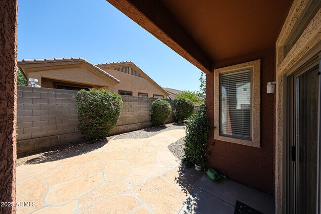 Building Photo - 4112 E Barwick Dr