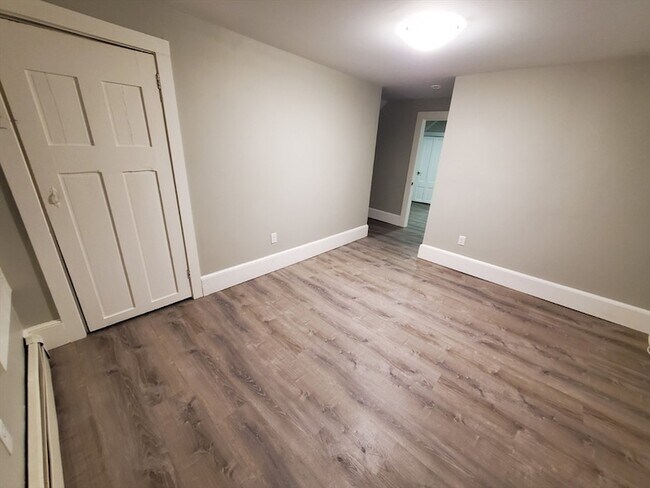 Building Photo - 392 E Center St