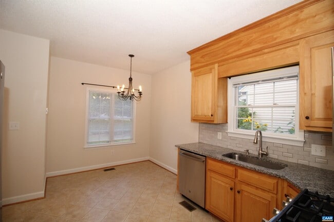 Building Photo - 121 Bryant Dr