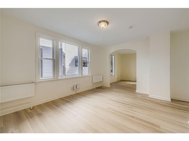 Building Photo - 2630 14th Ave S