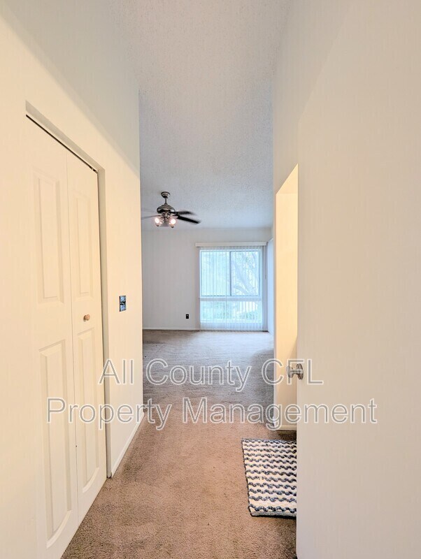Building Photo - 4533 Lakeway Dr
