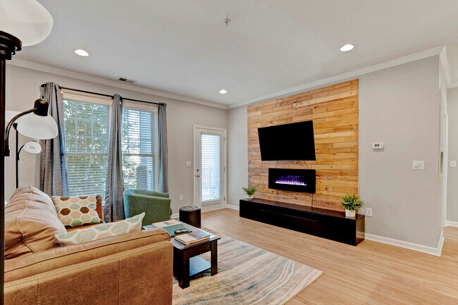 Building Photo - 801 Moratuck Dr