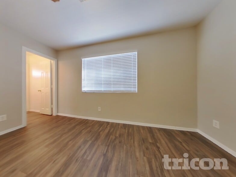 Building Photo - 7211 S 8th Pl