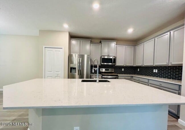 Building Photo - 9627 Lovage Ln
